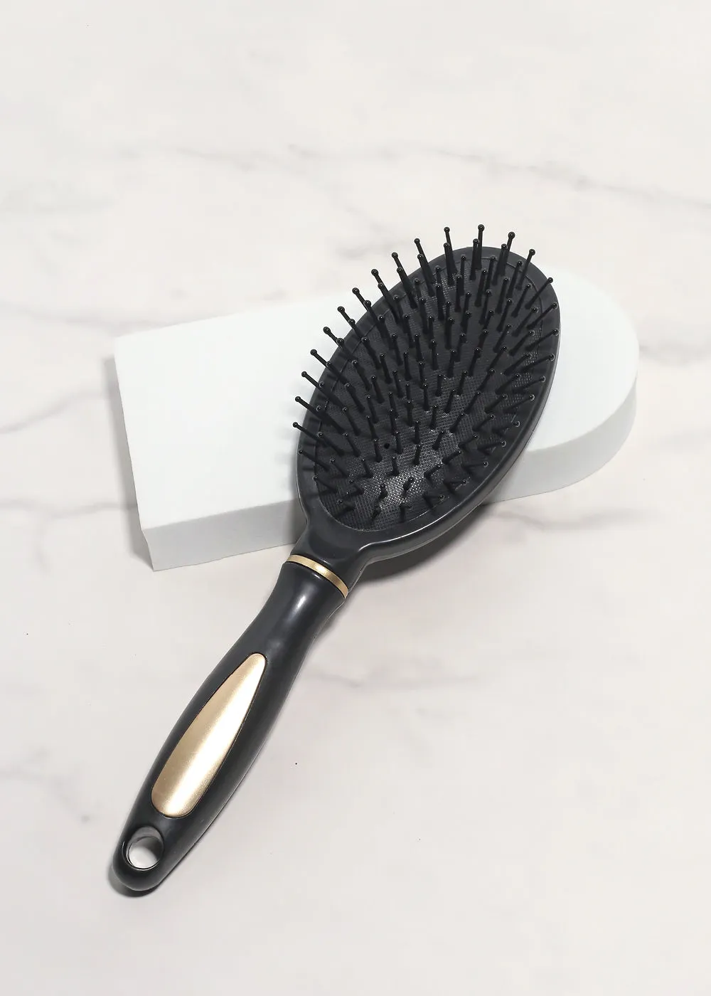 AOA Oval Cushion Brush - Black