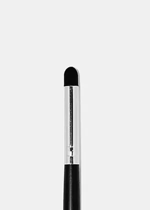 E118: Eye Smudge Brush