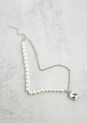 Elegant Rhinestone & Pearl Necklace