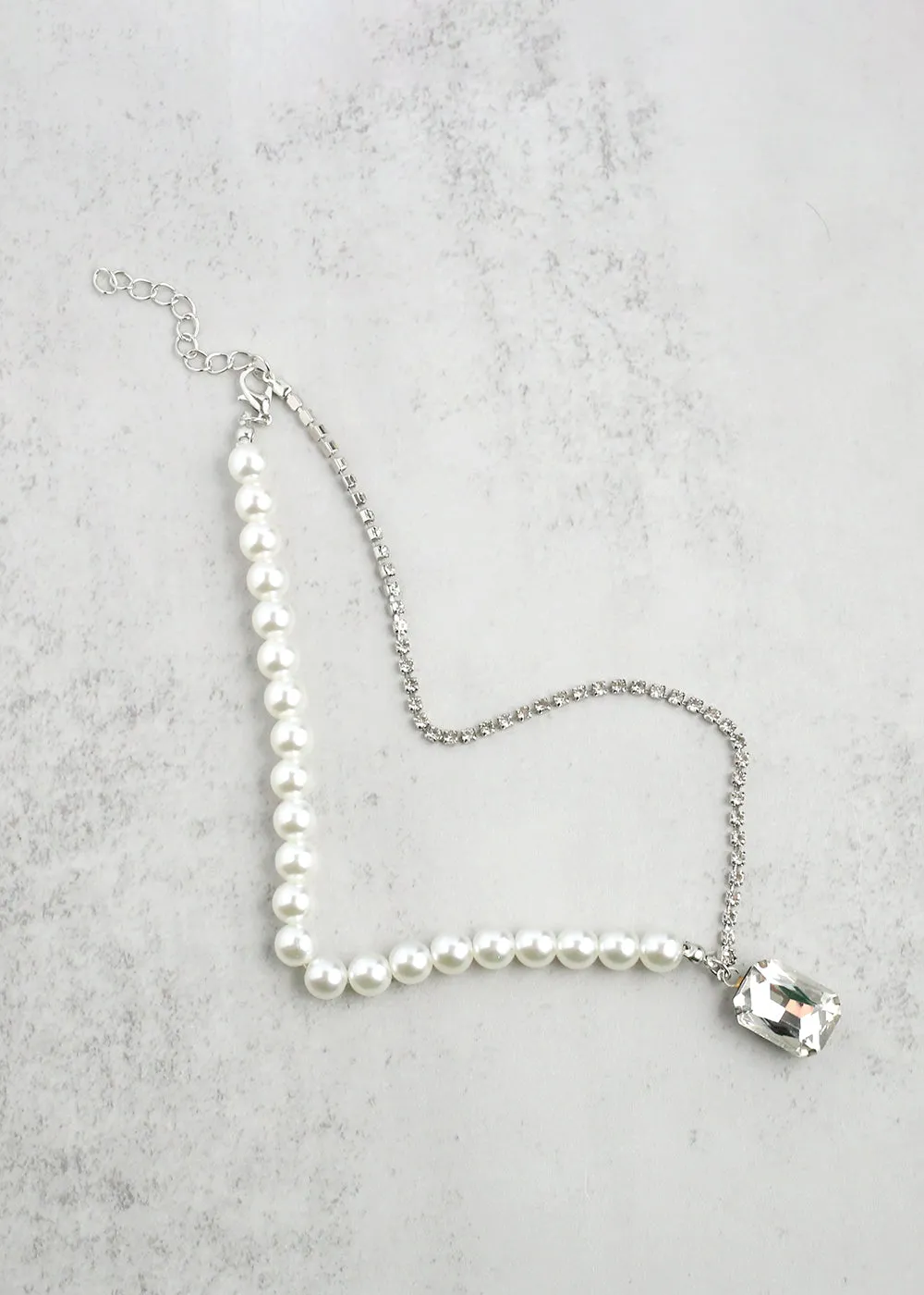 Elegant Rhinestone & Pearl Necklace