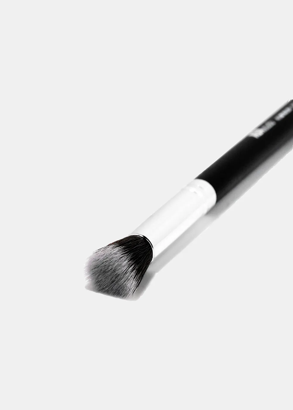 The F1 & E101 Kabuki Brush Duo