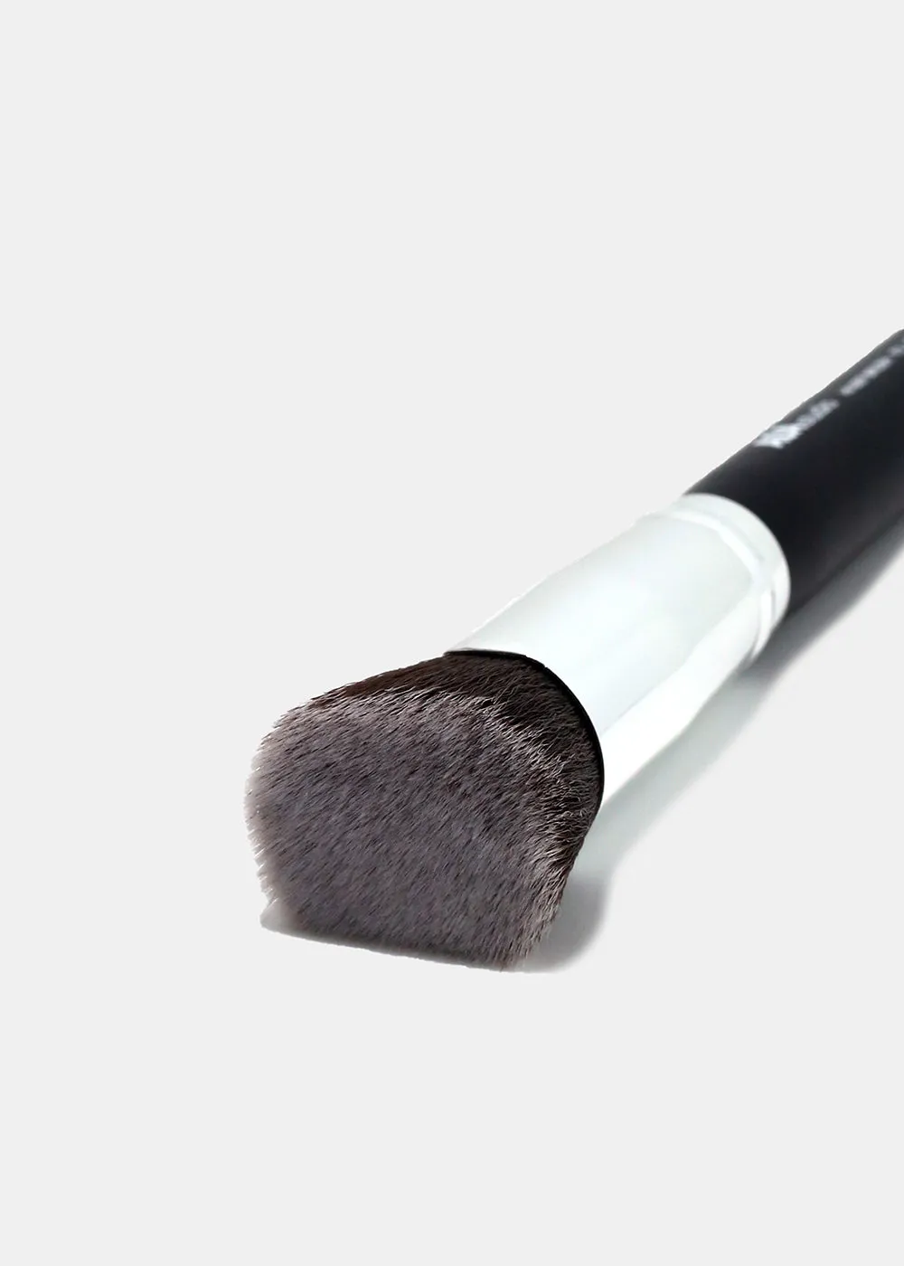 The F2 & E102 Kabuki Brush Duo