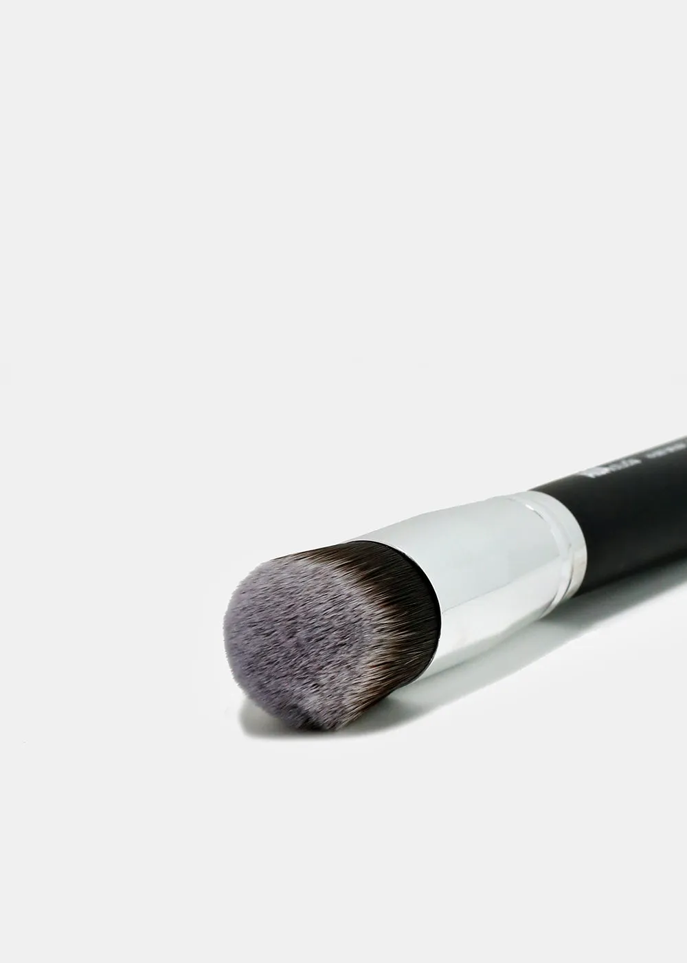 The F5 & E105 Kabuki Brush Duo